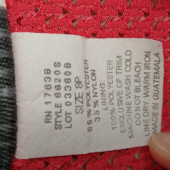 Miss Dorby Petites Vintage Bright Coral-Red Top With Leaf Buttons - Picture 9 of 10